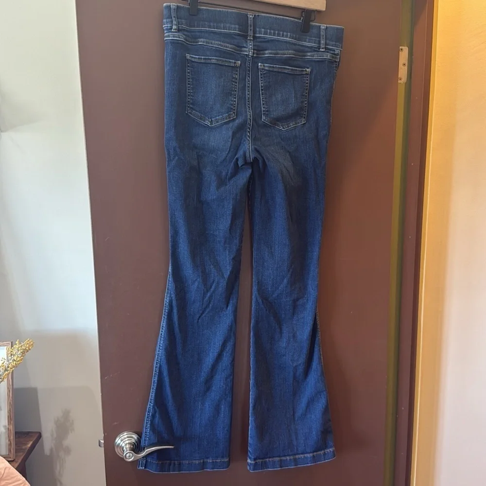 EUC SPANX Pull-On Denim Flare Jeans